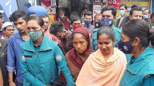 বরিশালে ছিনতাইকারী দুই নারি আটক