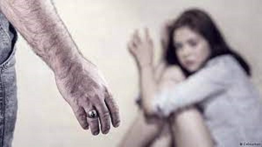 গুরুদাসপুরে ধারাবারিষায় স্বামীর হাতে স্ত্রী নির্যাতিত